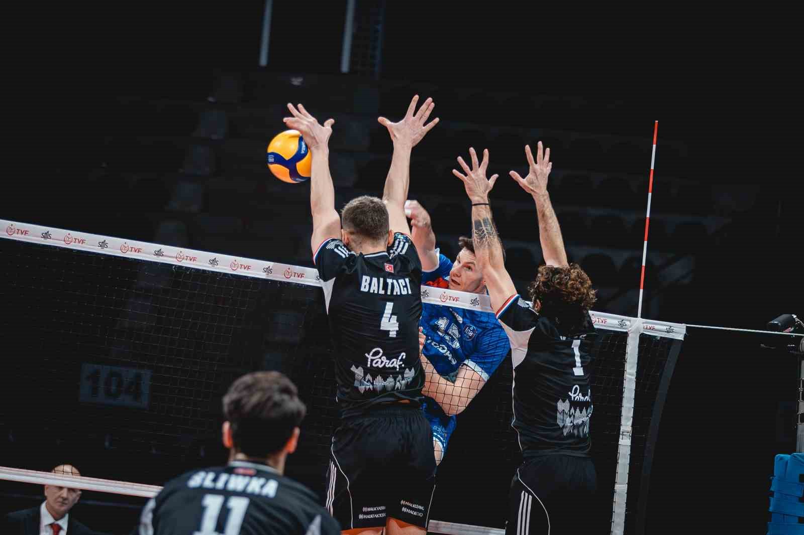 Efeler Ligi: Halkbank: 3 - İstanbul Büyükşehir Belediyespor: 0
