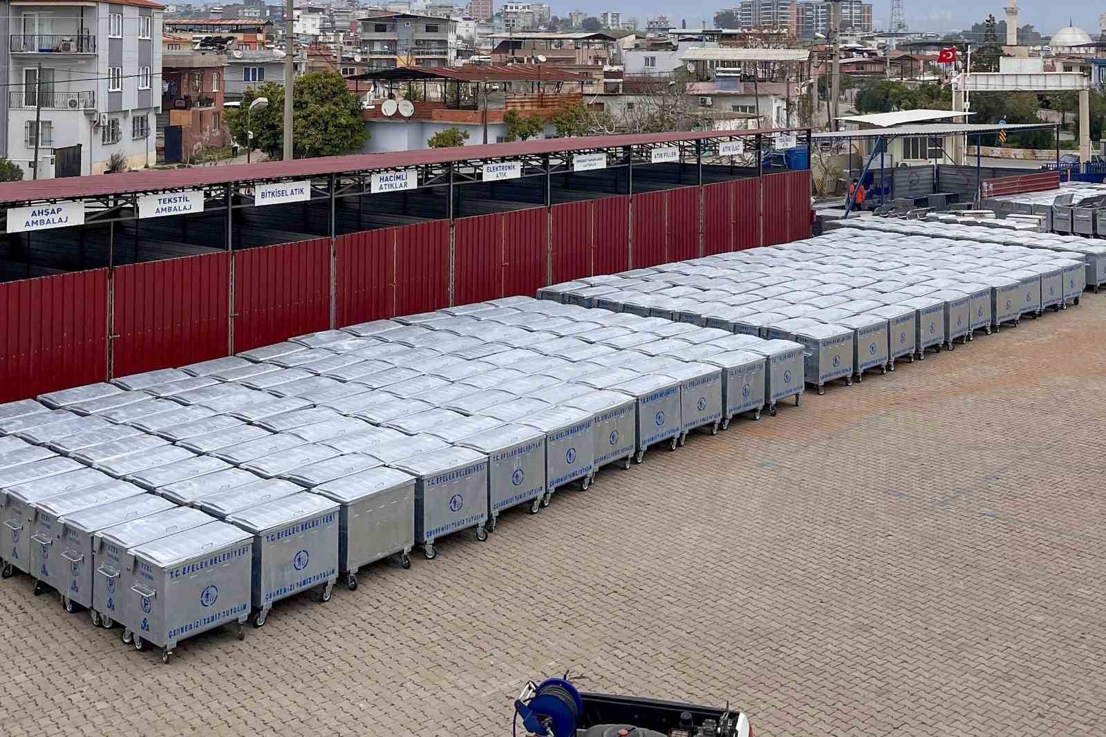 Efeler’de çöp konteynerleri yenileniyor
