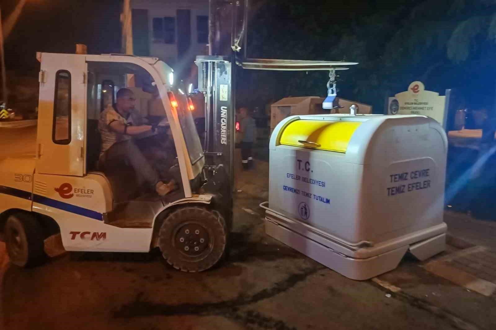 Efeler’de çöp konteynerleri yenileniyor
