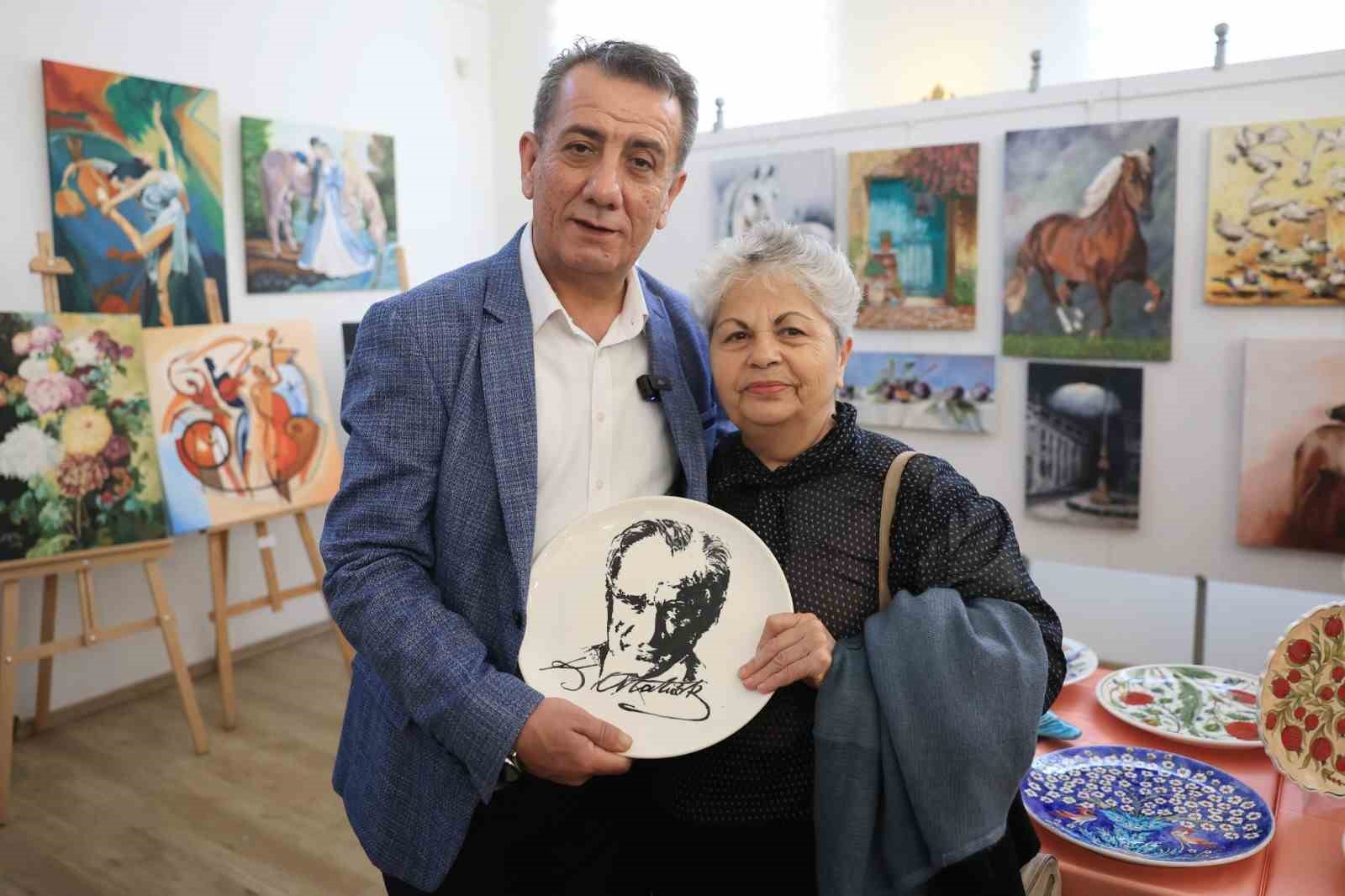 Efeler’de el emeği göz nuru eserler görücüye çıktı
