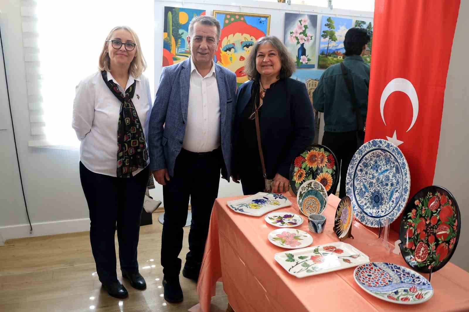 Efeler’de el emeği göz nuru eserler görücüye çıktı
