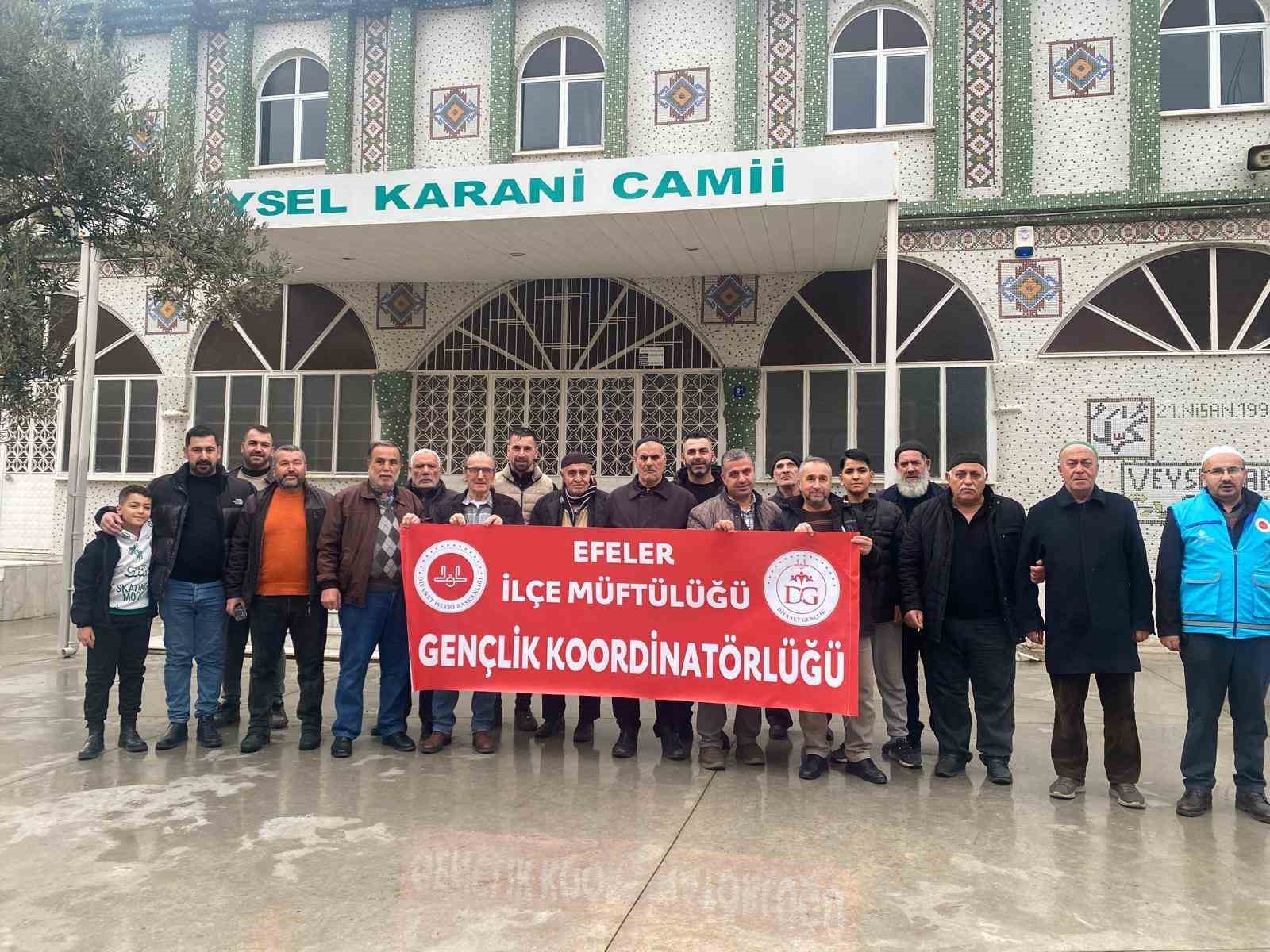 Efeler’de her yaştan vatandaş sabah namazında bir araya geldi
