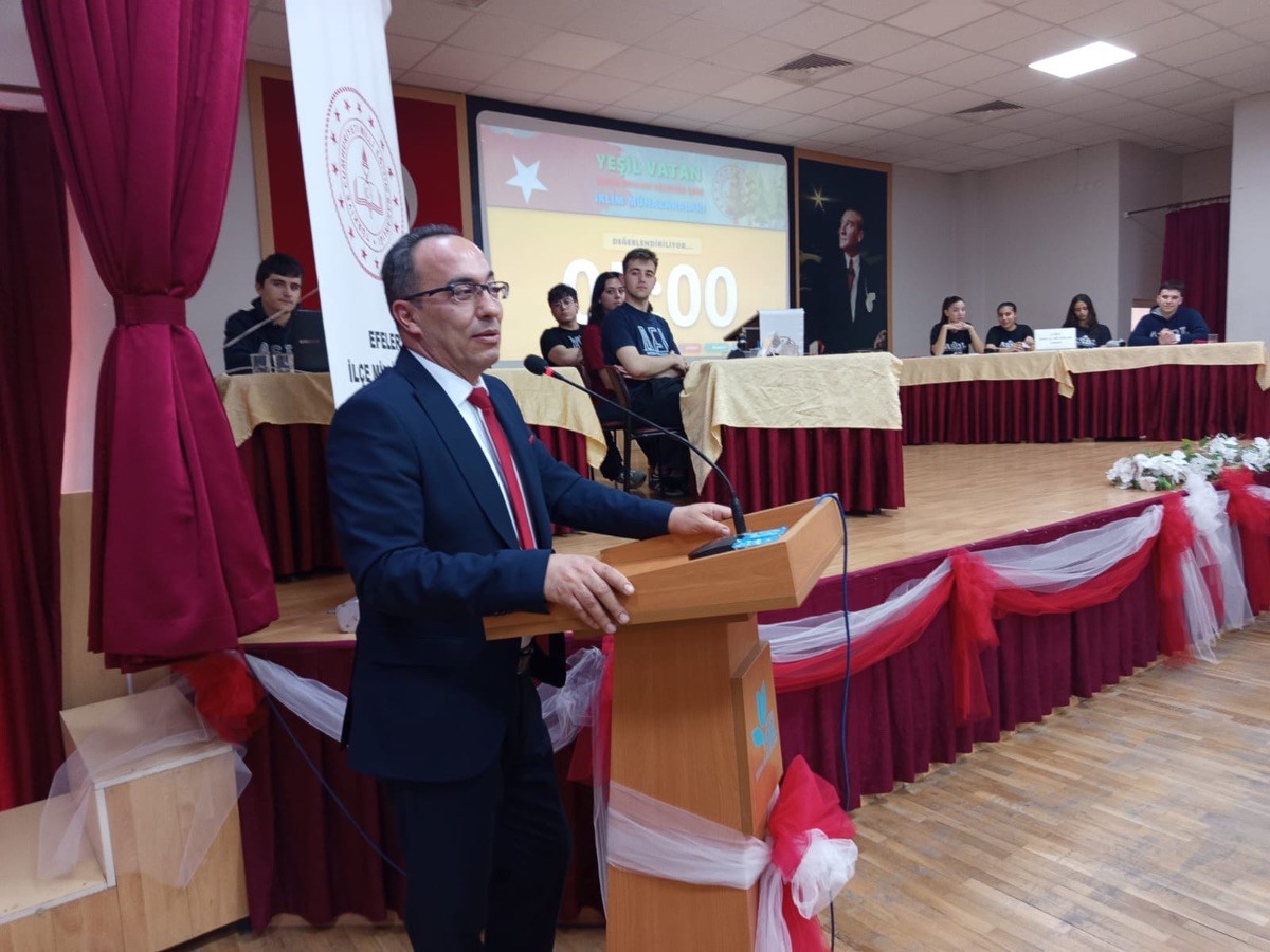 Efeler’de ’İklim Krizi ile Mücadele’ münazarası tamamlandı
