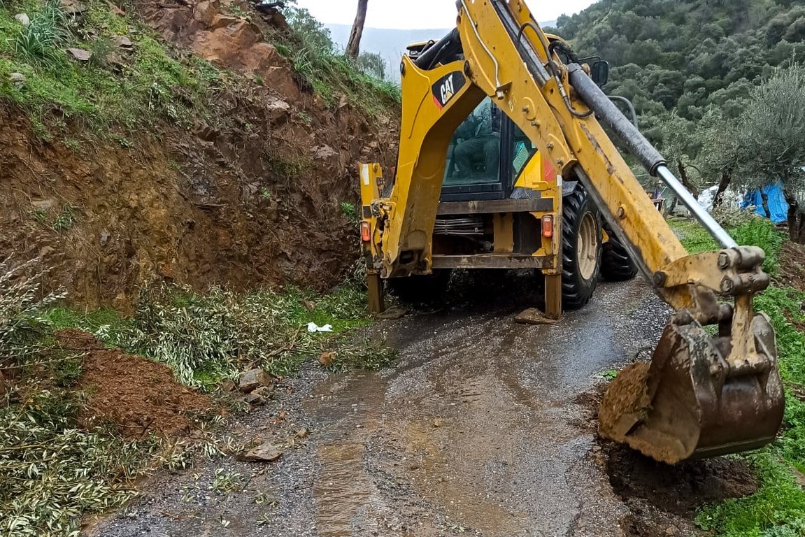 Efeler’de kapanan yollar açılıyor
