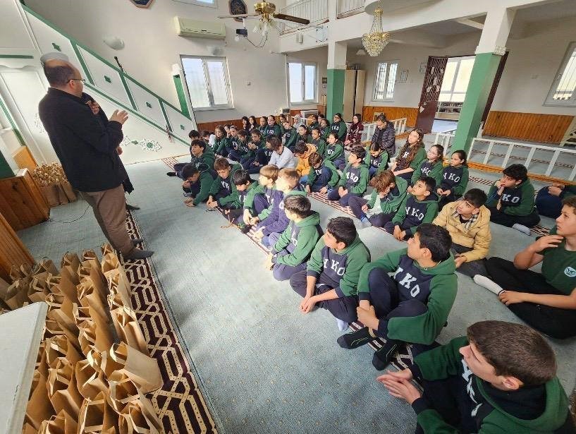 Efeler’de öğrencilere Ramazan ve oruç bilinci anlatıldı
