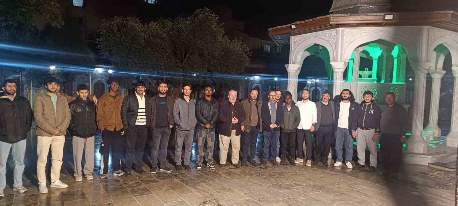 Efeler’de üniversiteli gençler Nasuh Paşa Külliyesi’nde buluştu
