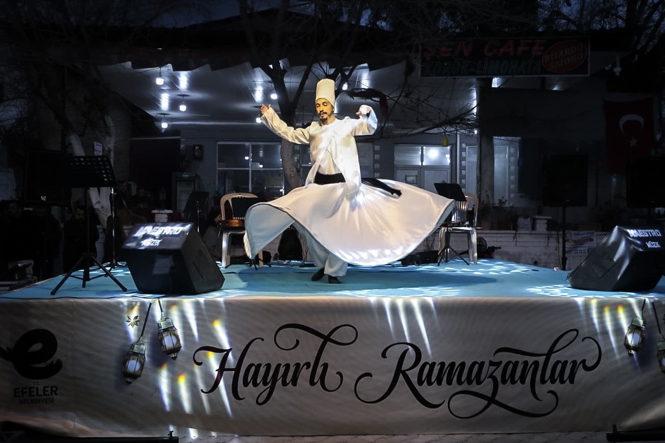 Efeler’de vatandaşlar aynı sofrada buluştu
