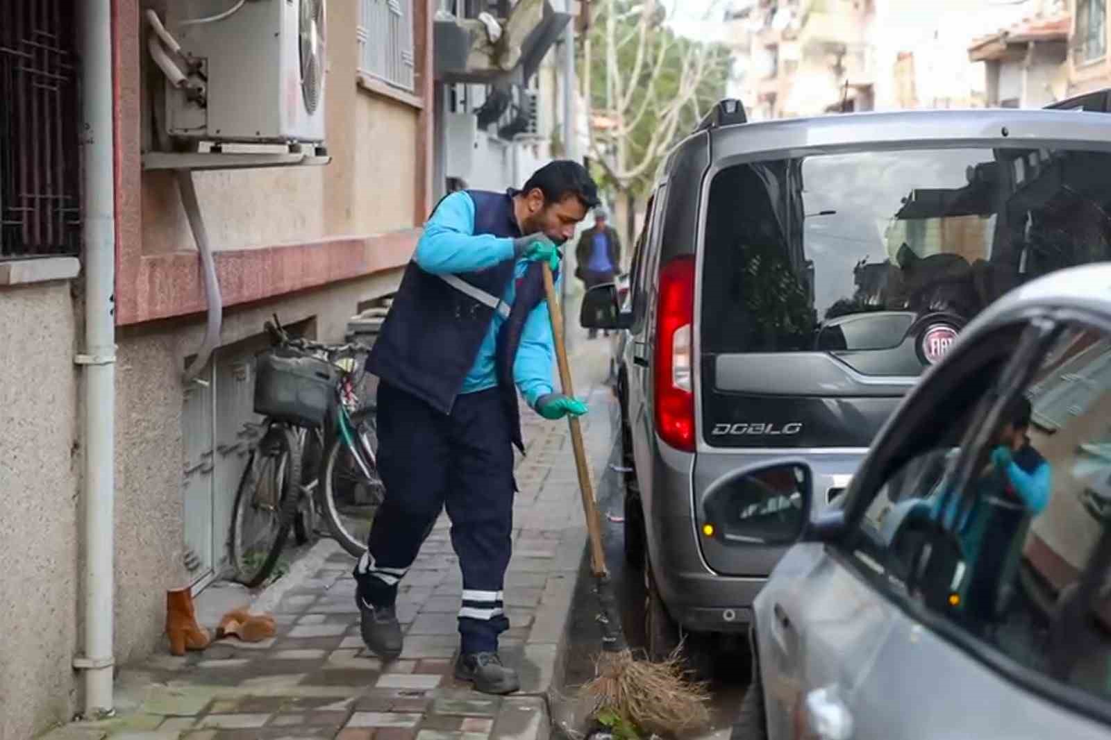 Efeler’den kapsamlı bayram temizliği
