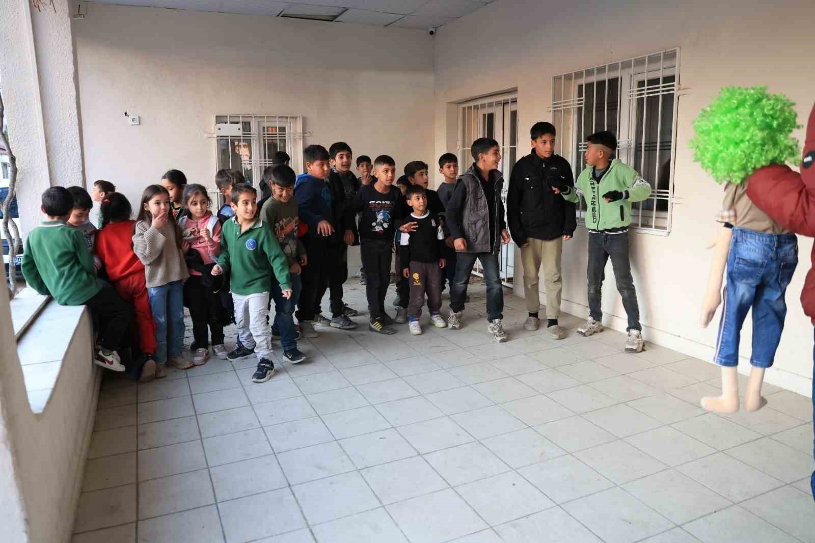 Efeler’in iftar programlarında çocuklar unutulmadı
