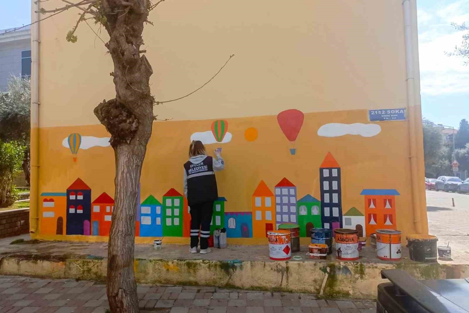 Efeler’in parkları renkleniyor
Efeler’in parkları renkleniyor