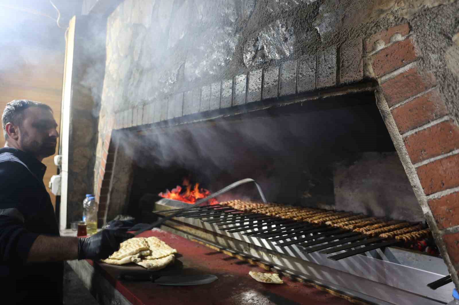 Efes’in 7 katı büyüklüğündeki Anavarza ile Kozan turizm sezonuna hazırlanıyor
