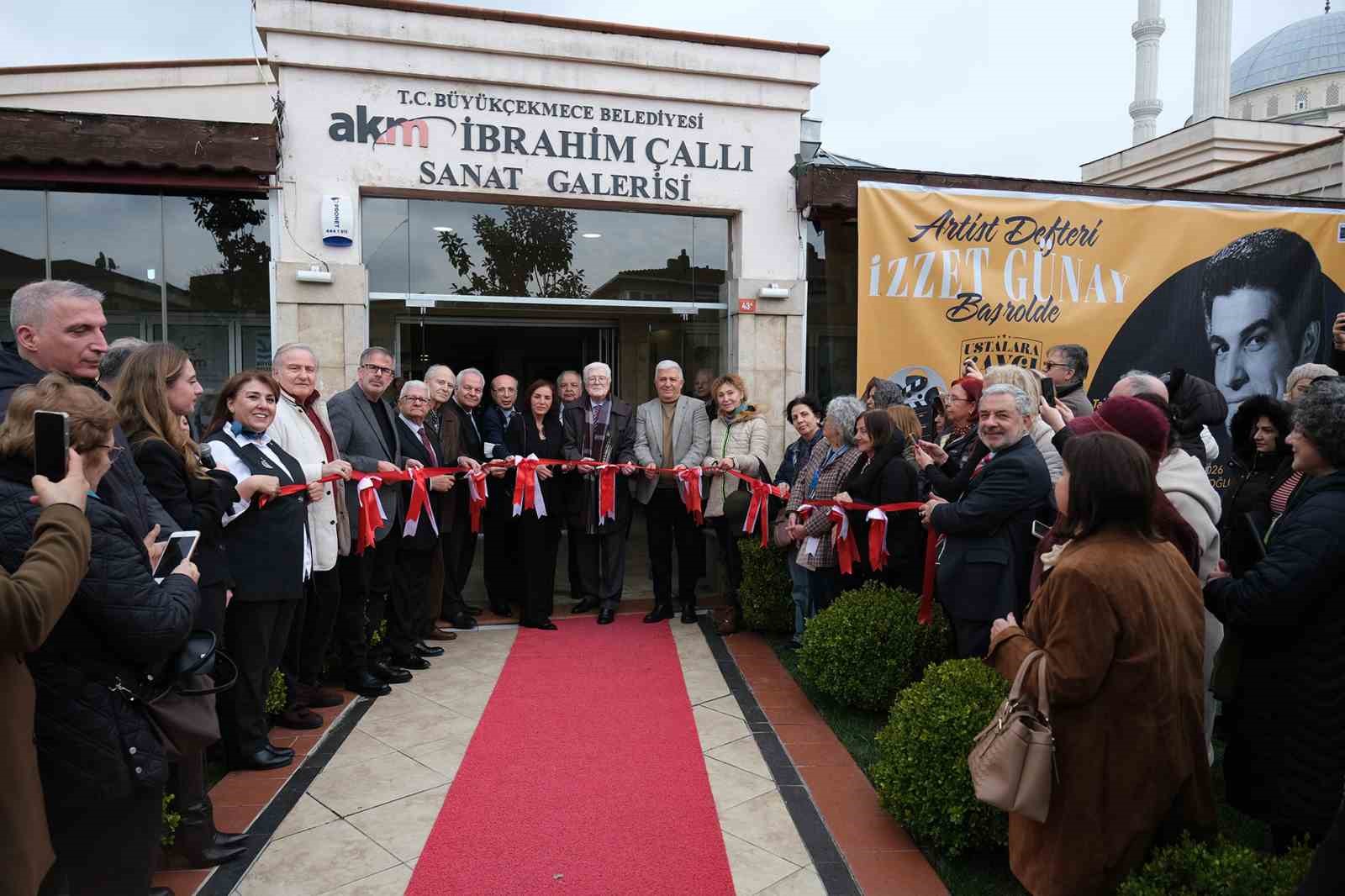 Efsane sanatçılar, yarım asır sonra İzzet Günay Sergisi’nde buluştu
