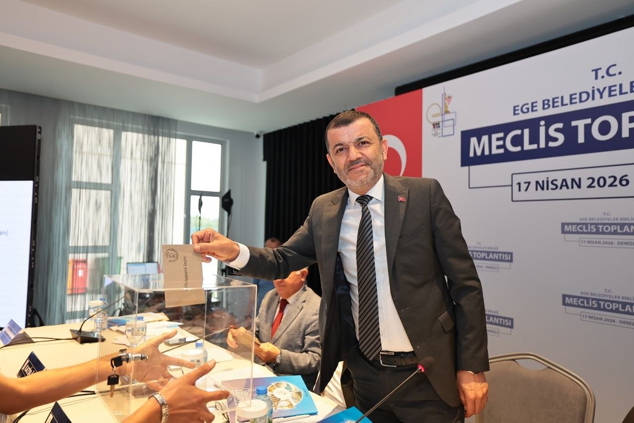 Ege Belediyeler Birliğinde Başkan Çavuşoğlu güven tazeledi
