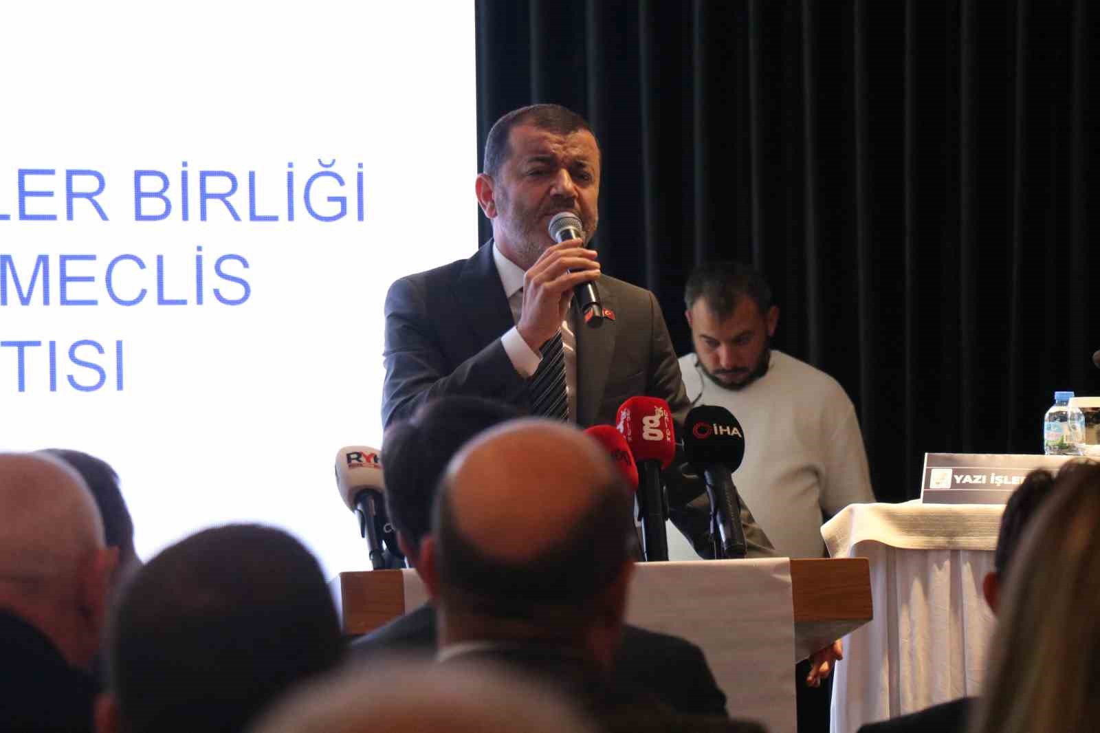 Ege Belediyeler Birliğinde Başkan Çavuşoğlu güven tazeledi
