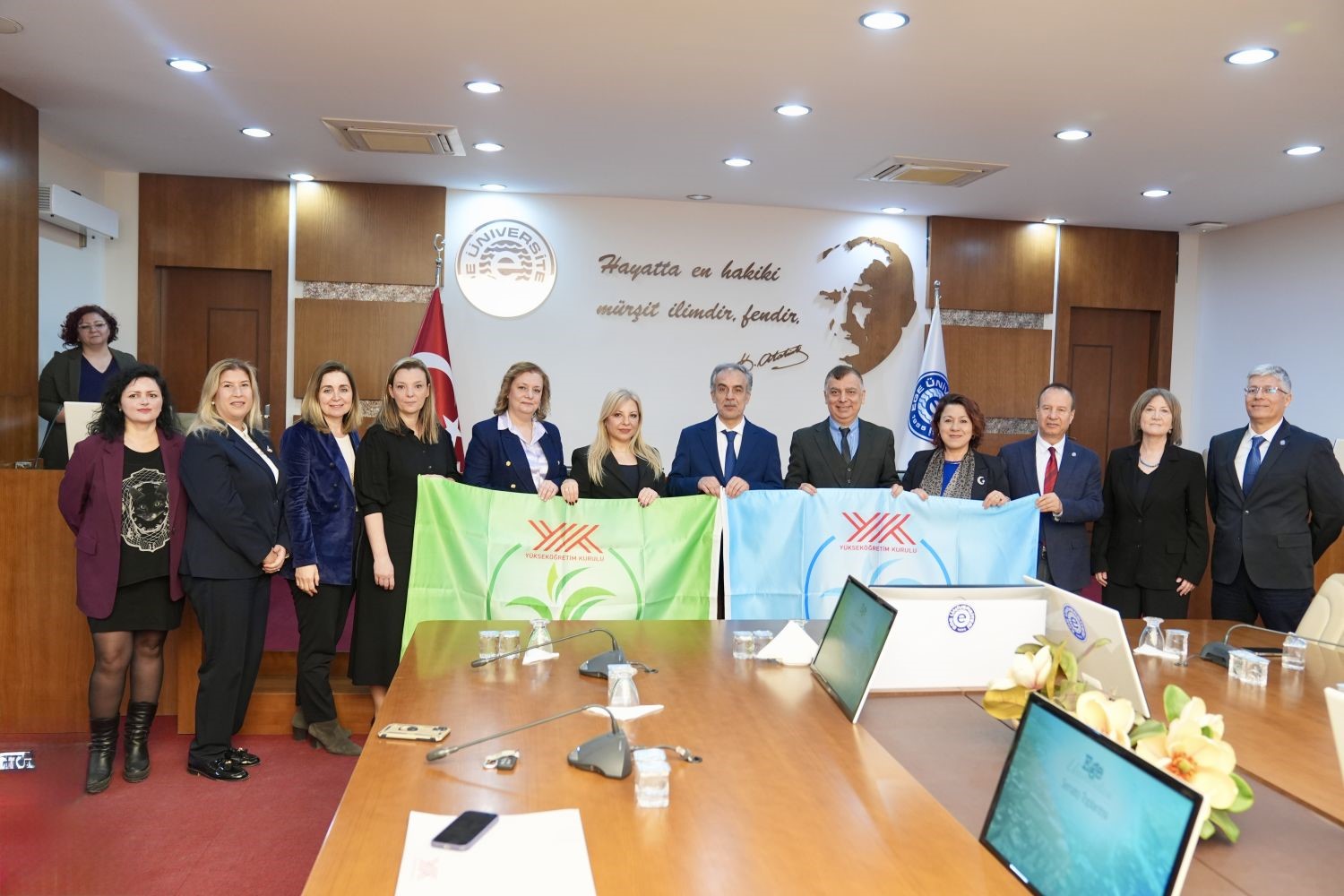 Ege Üniversitesi Senatosunda başarılı akademisyenler ve birimler ödüllendirildi
