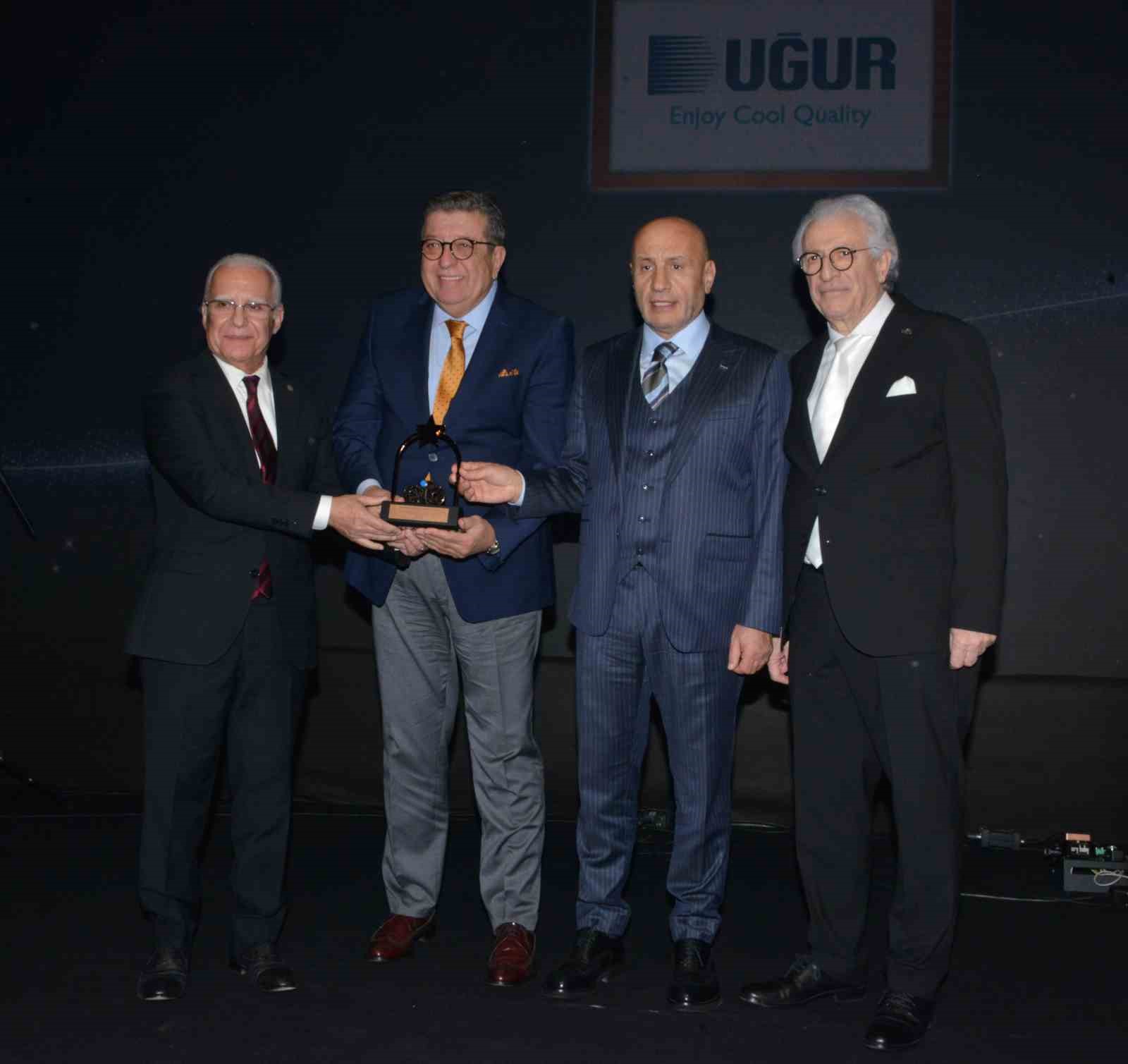 Ege’de ihracatın yıldızları belirlendi: Uğur Soğutma’ya çifte ödül
