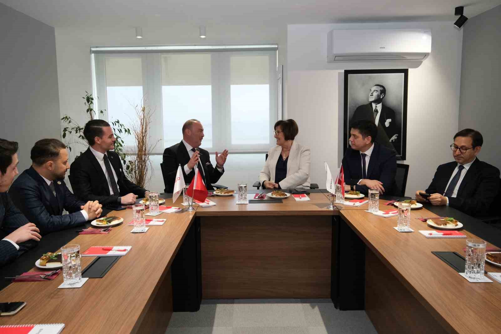 EGİAD, TÜRKONFED bünyesindeki GİAD’ları İzmir’de ağırladı
EGİAD, TÜRKONFED bünyesindeki GİAD’ları İzmir’de ağırladı