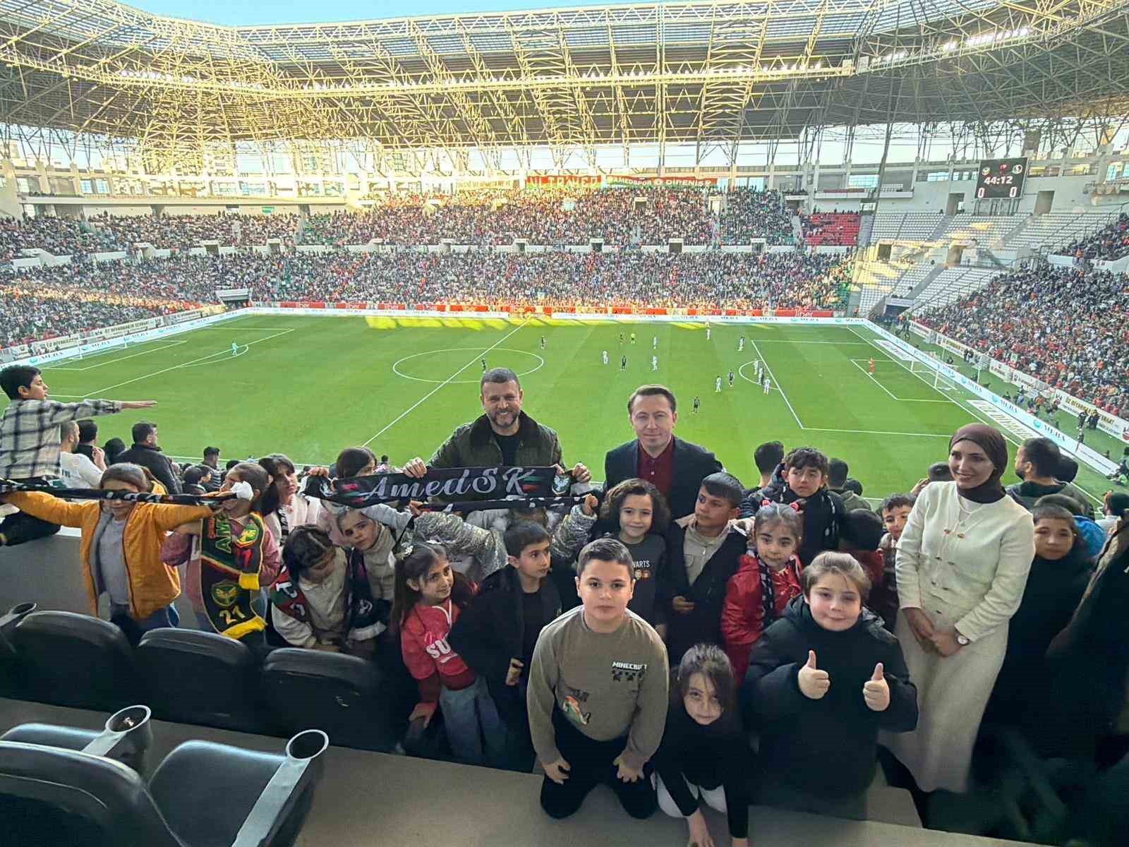 Eğil’in minikleri Amed Sportif Faaliyetler - Sakaryaspor maçında ilk kez tribün heyecanı yaşadı
