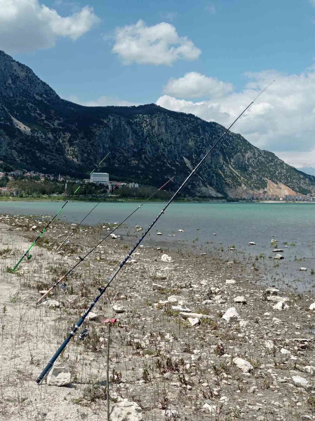 Eğirdir Gölü’nde amatör balıkçılık alanları yeniden düzenlendi
