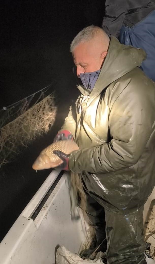 Eğirdir ve Kovada göllerinde kaçak avcılara yönelik denetimlerde 800 metre ağ ele geçirildi
