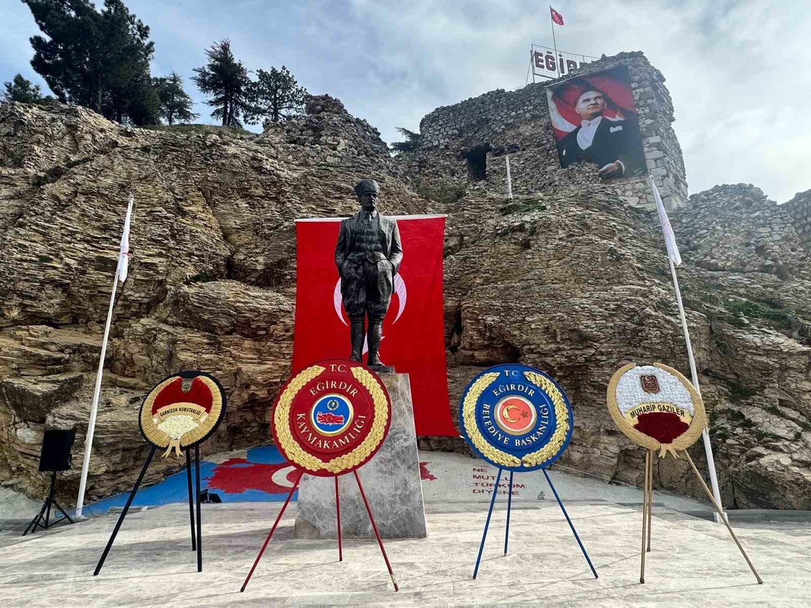 Eğirdir’de Çanakkale Zaferi gururla kutlandı, şehitler dualarla anıldı
