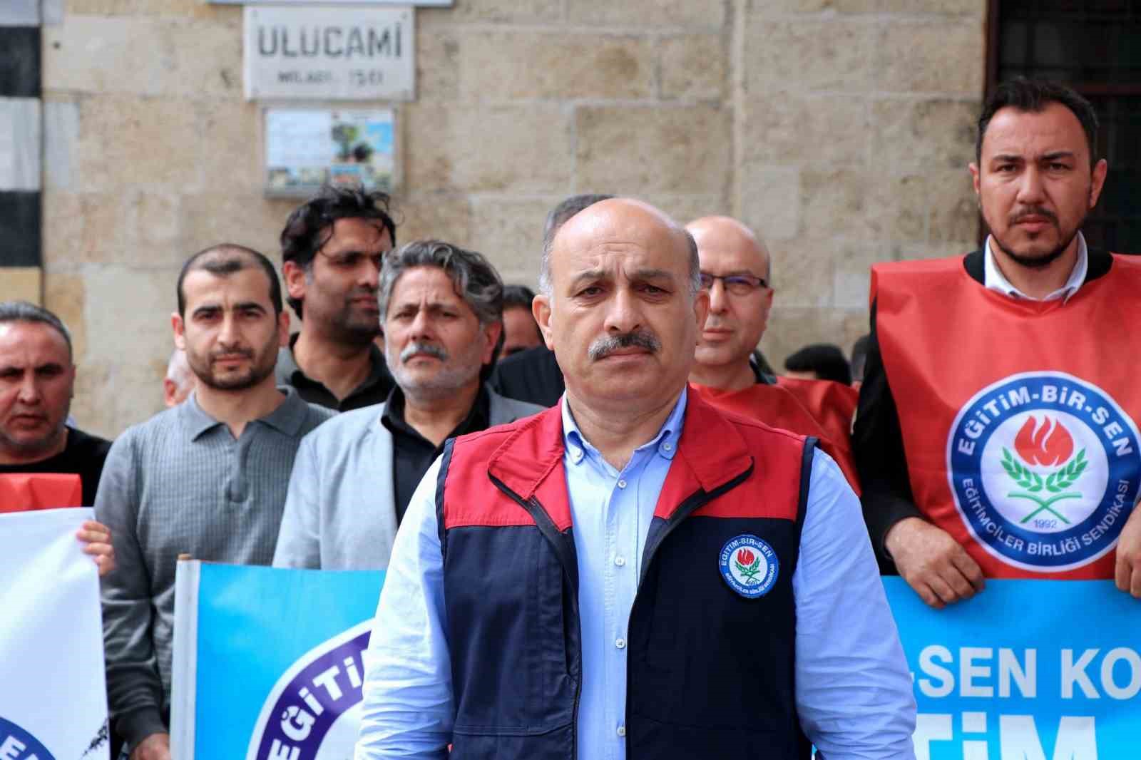 Eğitim-Bir-Sen Adana Şube Başkanı Sarıgeçili’den "Dijital terör" vurgusu
