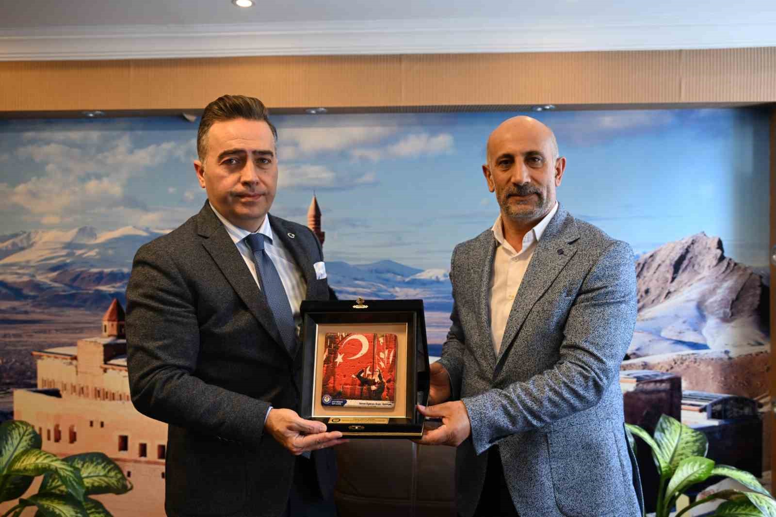 Eğitim-Bir-Sen Ağrı Şubesi, okullardaki güvenlik tedbirleri için Önder’e teşekkür etti
