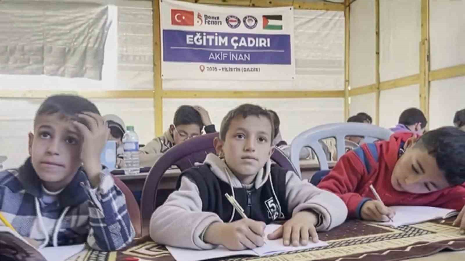 Eğitim-Bir-Sen, kurduğu "Akif İnan Eğitim Çadırı" ile Gazze’ye desteğini destek oluyor
