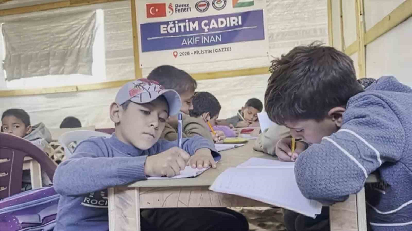 Eğitim-Bir-Sen, kurduğu "Akif İnan Eğitim Çadırı" ile Gazze’ye desteğini destek oluyor
