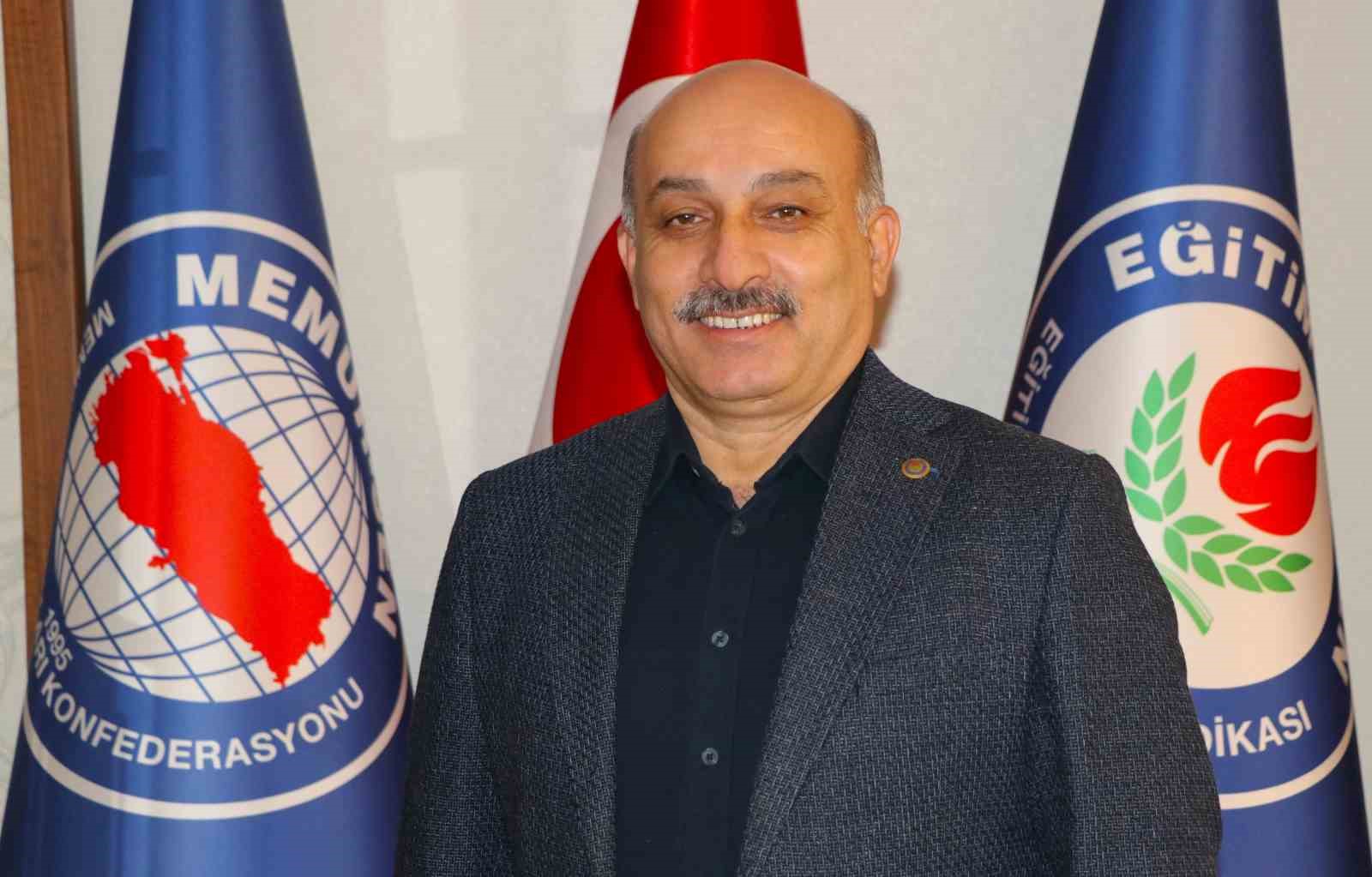 Eğitim-Bir-Sen’den eğitimde şiddete ’şehitlik’ teklifi
Eğitim-Bir-Sen’den eğitimde şiddete ’şehitlik’ teklifi