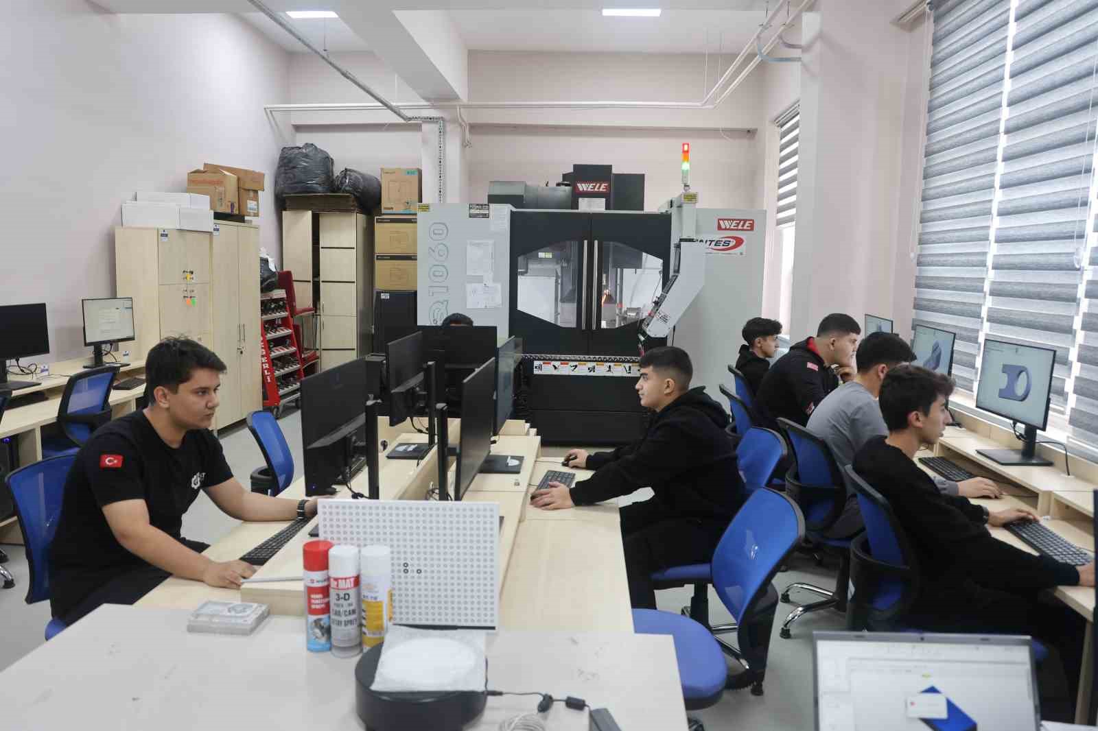 Eğitimle üretimin birleştiği okul 12 milyon ciroya ulaştı
