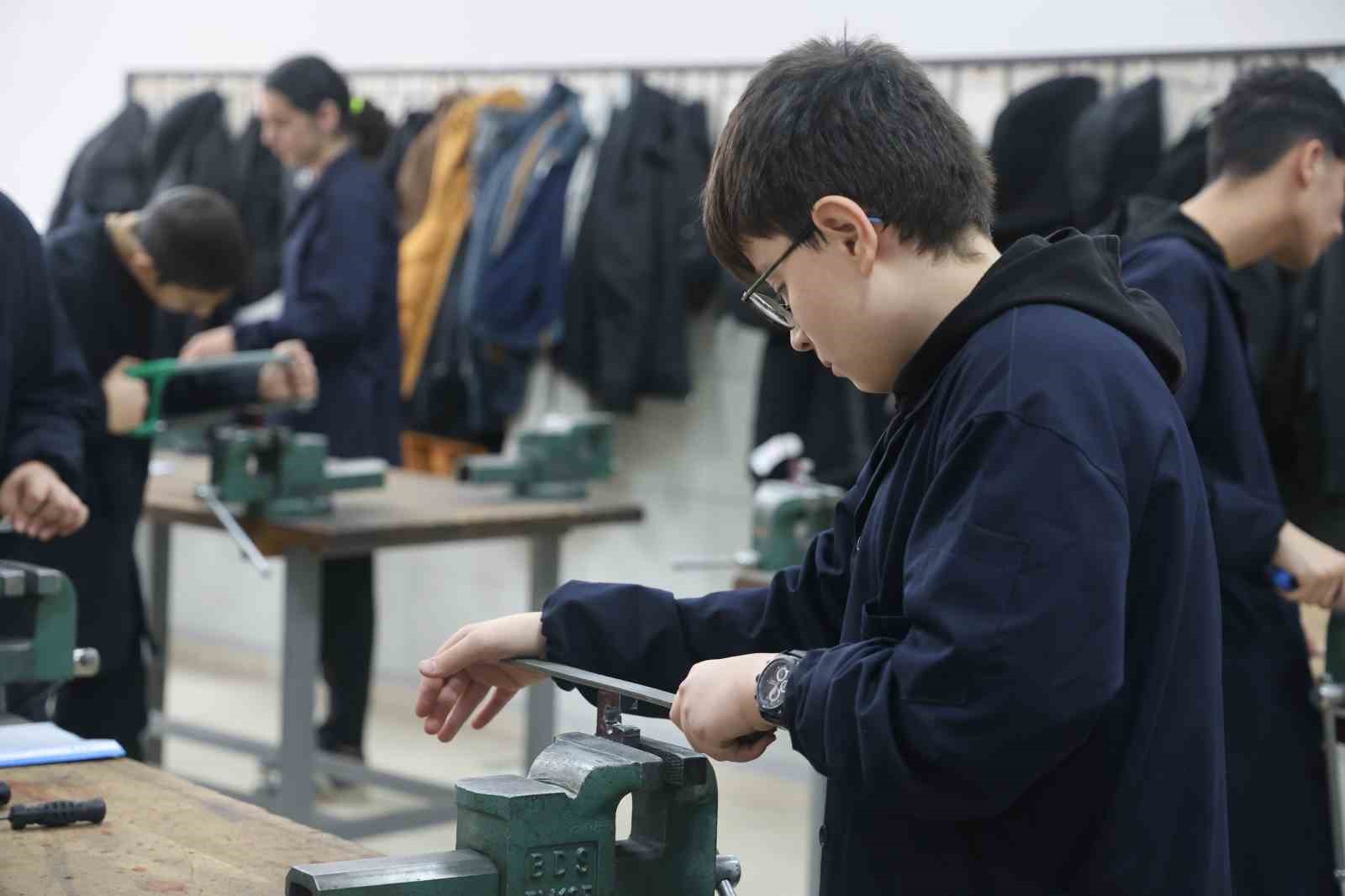 Eğitimle üretimin birleştiği okul 12 milyon ciroya ulaştı
