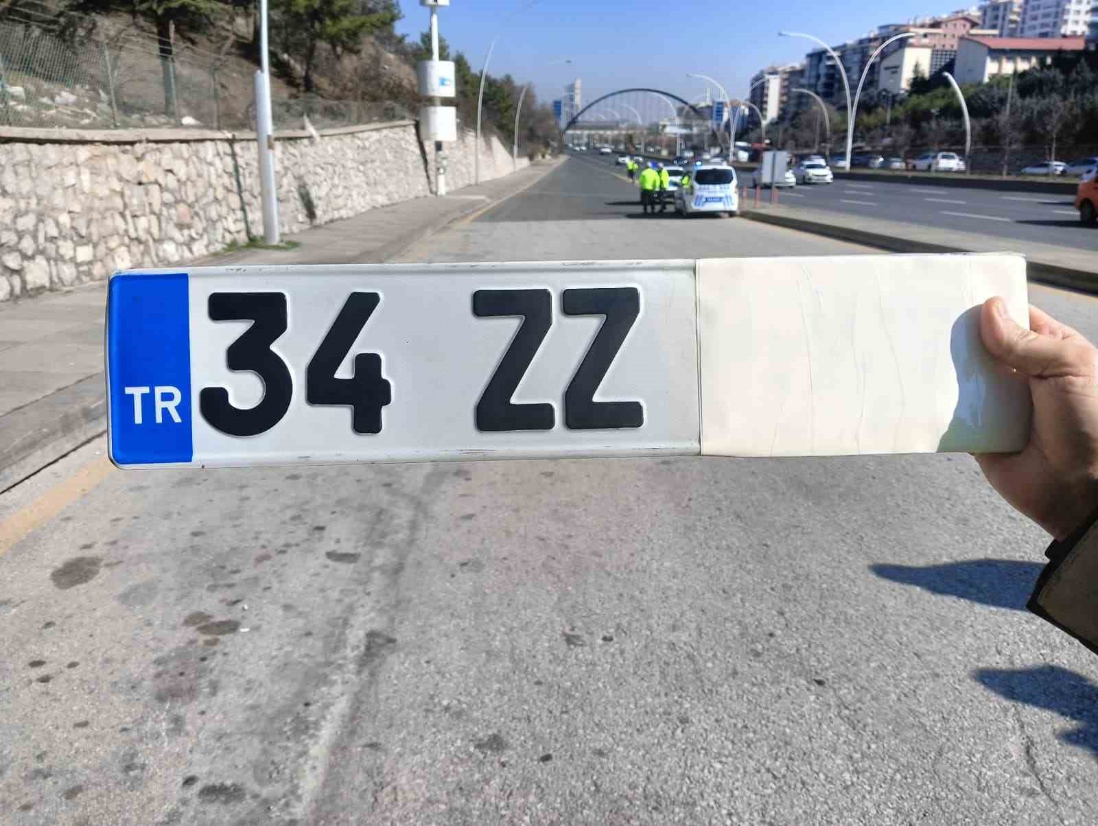 EGM Trafik Daire Başkanı Mutlu’dan standart ve ‘APP’ plaka arasındaki farklarla ilgili açıklama
