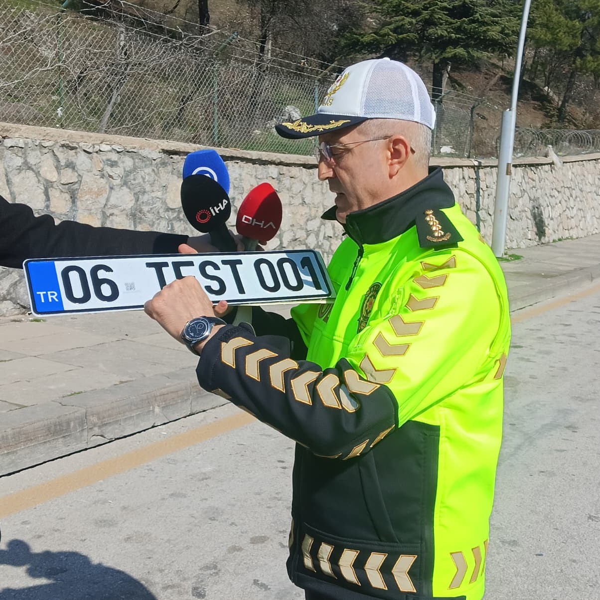 EGM Trafik Daire Başkanı Mutlu’dan standart ve ‘APP’ plaka arasındaki farklarla ilgili açıklama
