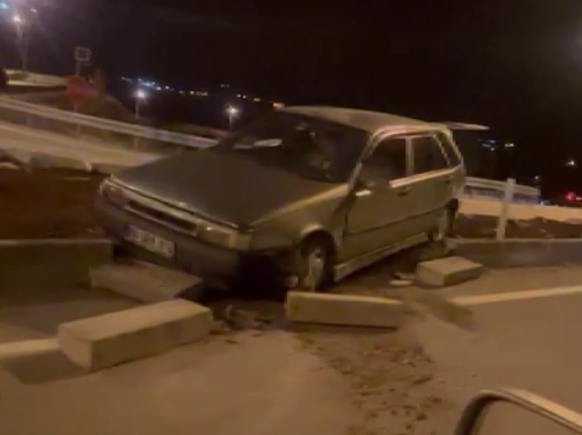 Ehliyetsiz sürücü, muayenesiz ve sigortasız araçla kaza yaptı: 80 bin lira ceza kesildi
