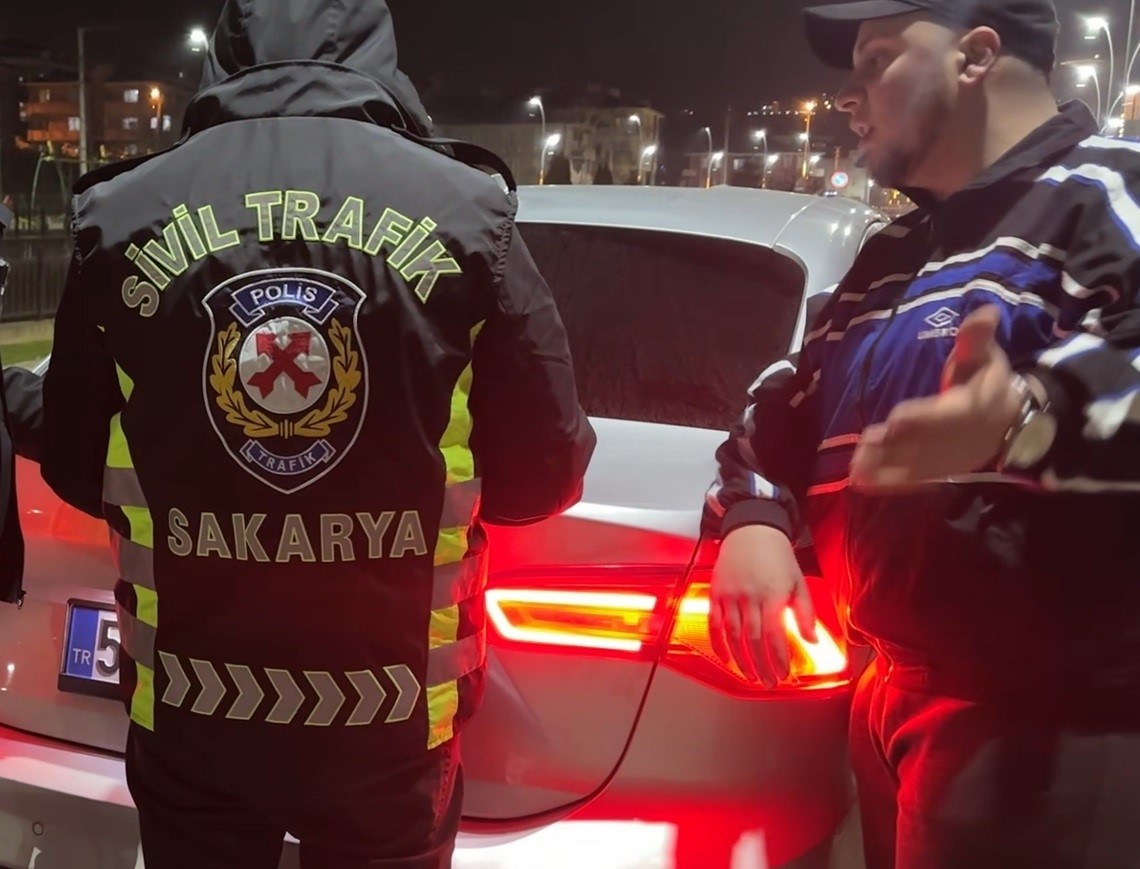 Ehliyetsiz yakalandı, 200 bin lira ceza yedi: "Benim aracım o kadar etmiyor" diyerek sitem etti
