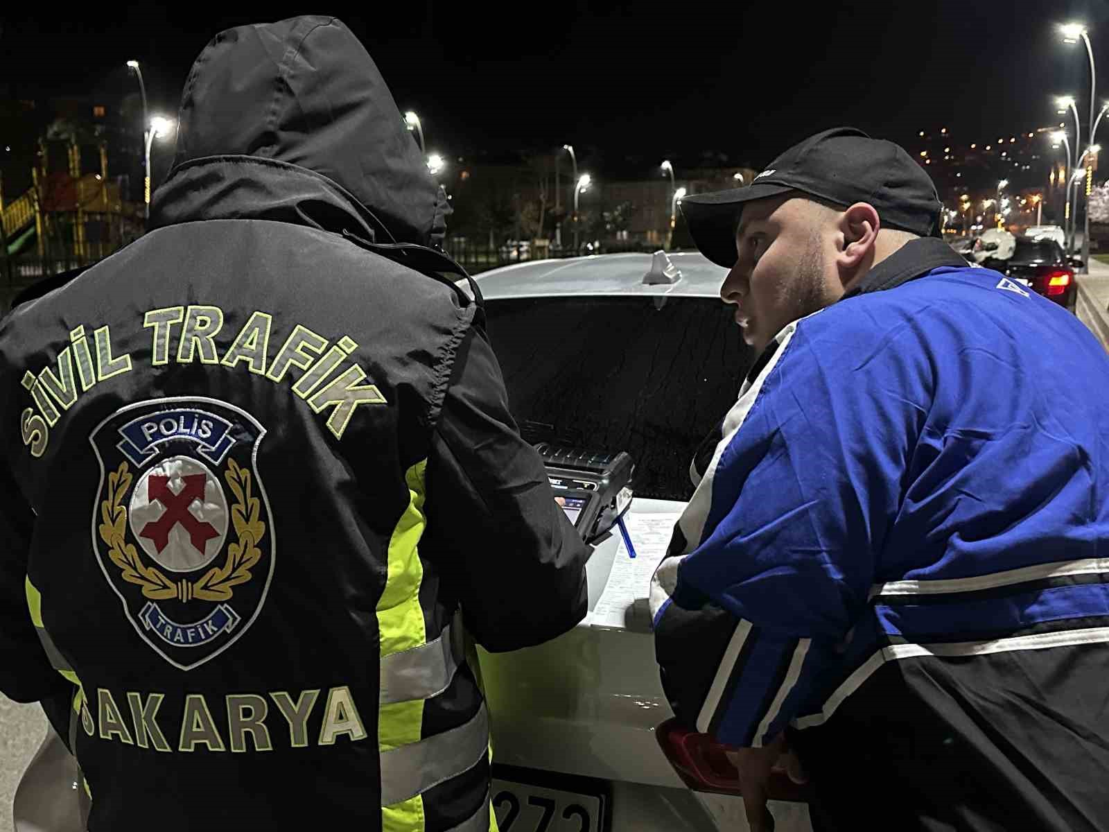 Ehliyetsiz yakalandı, 200 bin lira ceza yedi: "Benim aracım o kadar etmiyor" diyerek sitem etti
