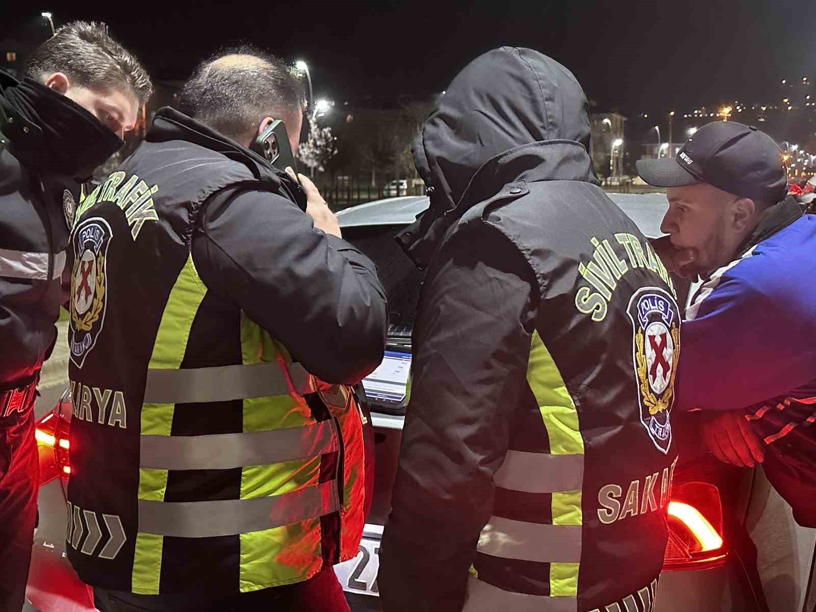 Ehliyetsiz yakalandı, 200 bin lira ceza yedi: "Benim aracım o kadar etmiyor" diyerek sitem etti
