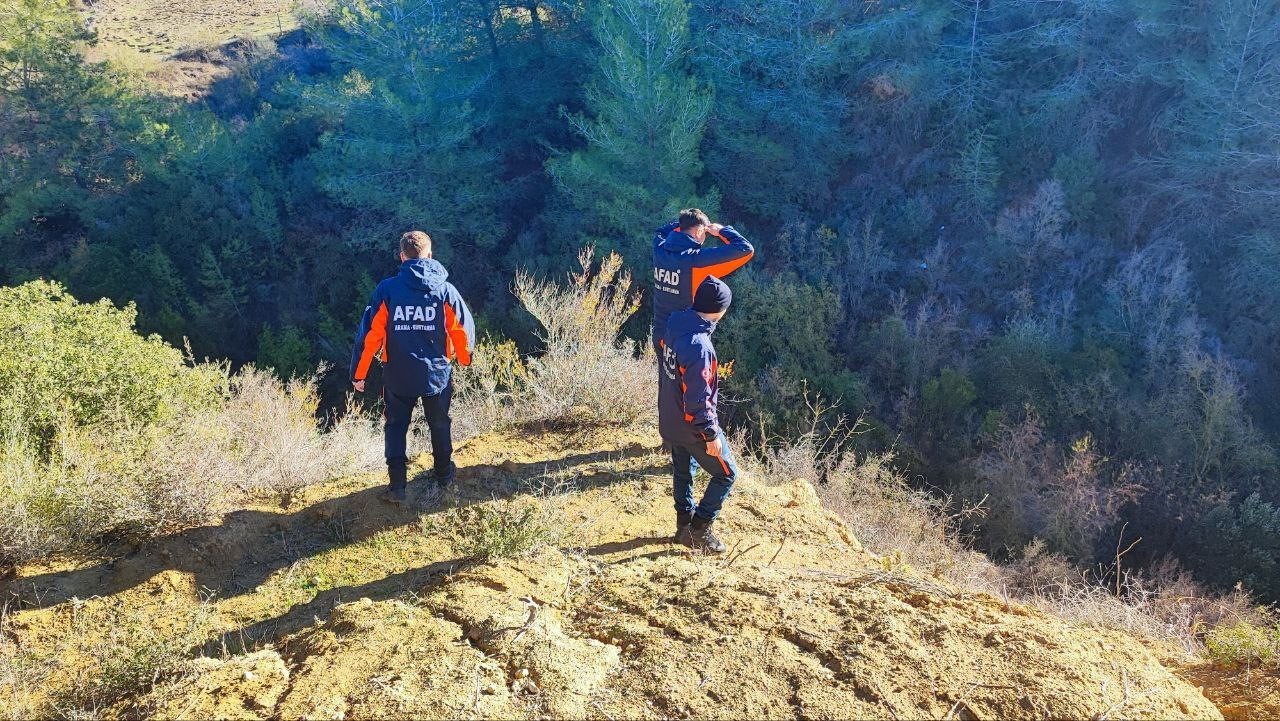 Ekipler 3 gündür arıyor, çantası bulundu henüz kendisine ulaşılamadı
