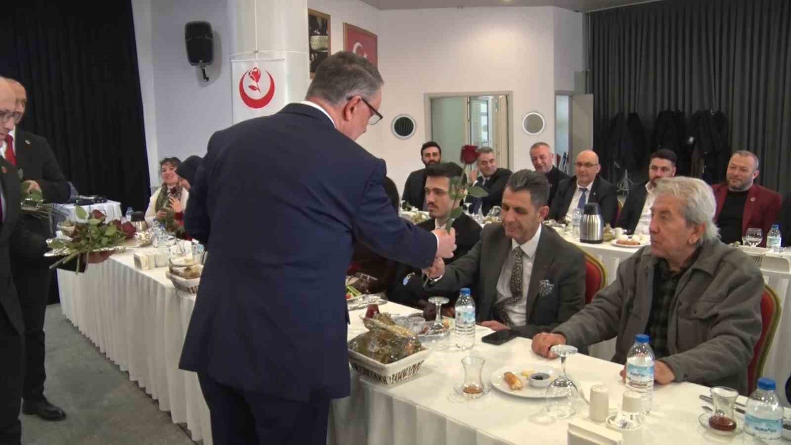 Ekrem Alfatlı: "Asgari ücret enflasyonu tetikleyen bir etken değildir"
Ekrem Alfatlı: "Asgari ücret enflasyonu tetikleyen bir etken değildir"