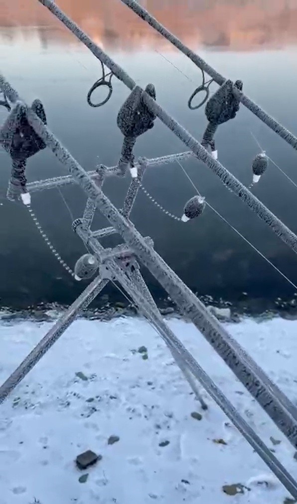 Eksi 22 derecede olta buz tuttu
