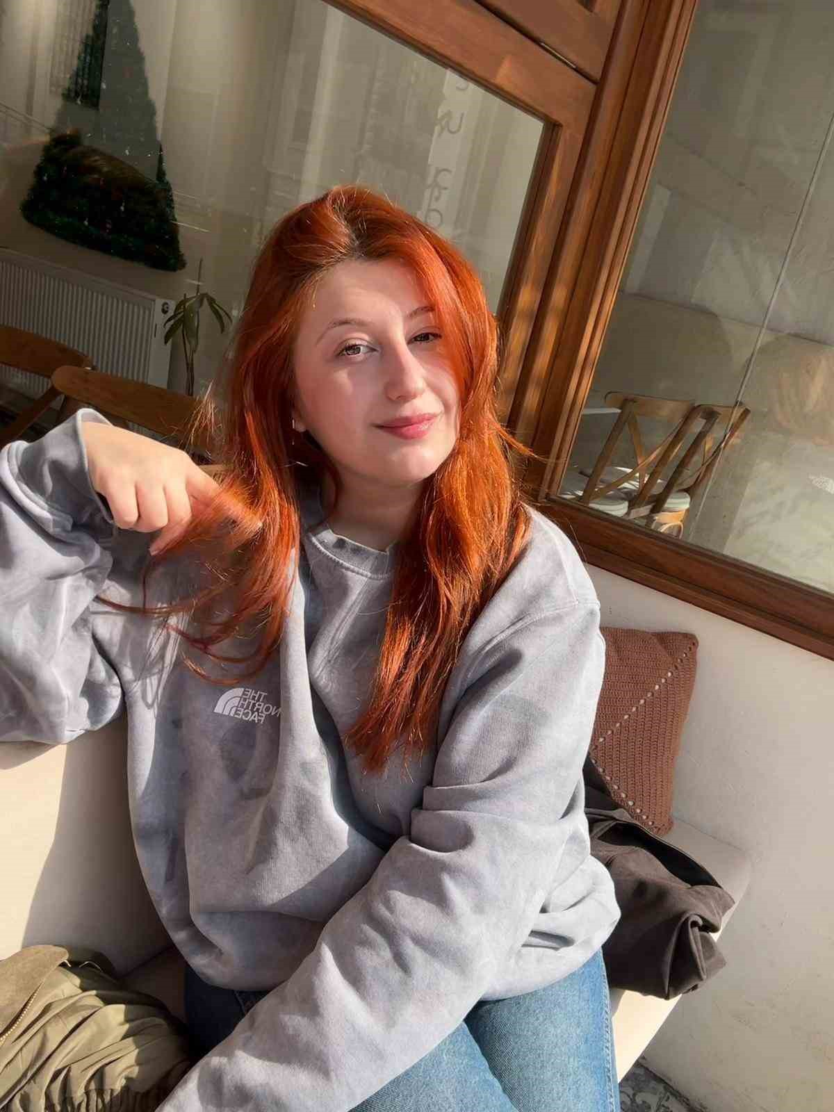 El emeğiyle yaptı, sokak kedilerine yuva oldu
