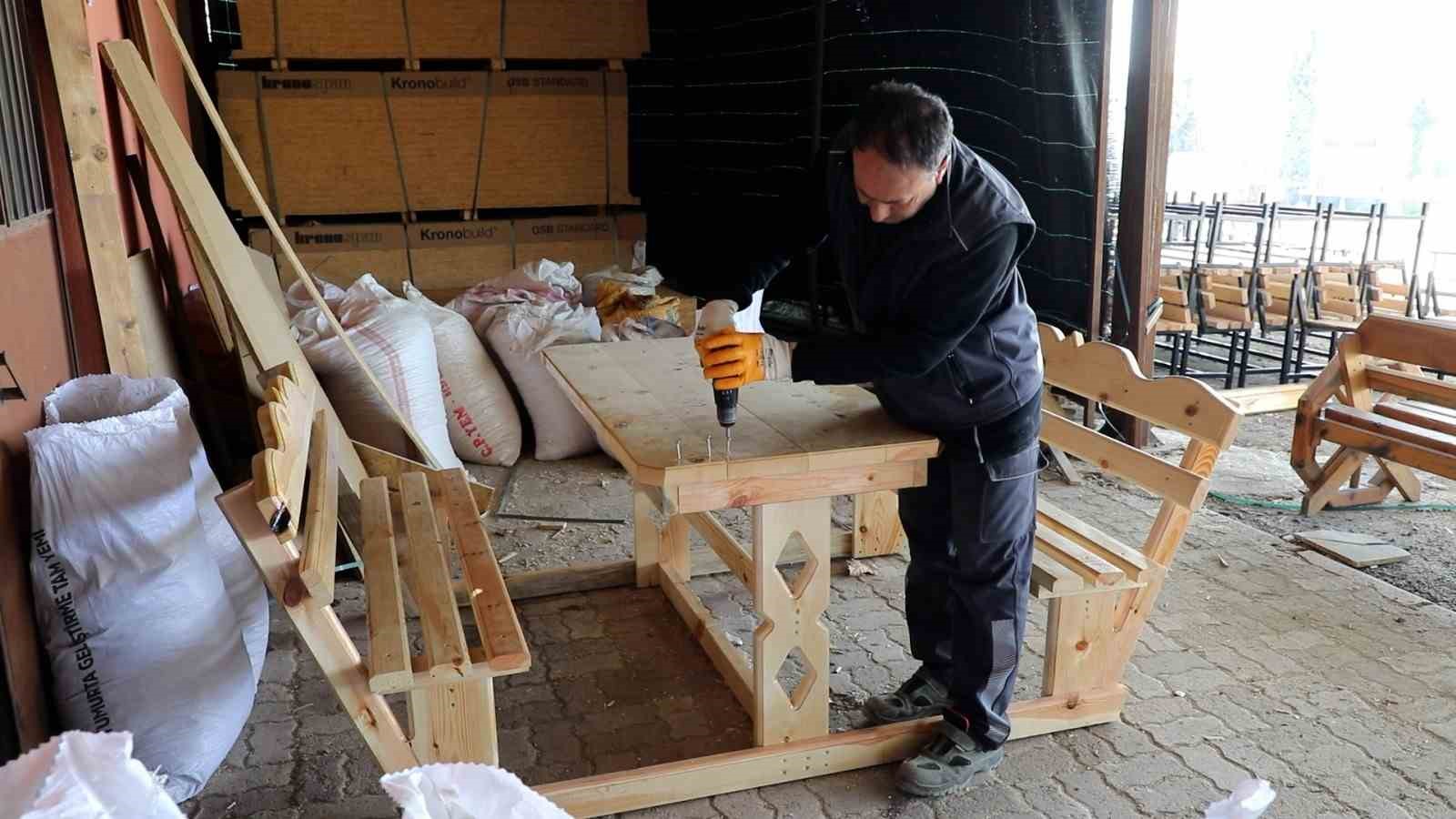 Elazığ Belediyesi atölyelerinde çalışmalar aralıksız sürüyor
