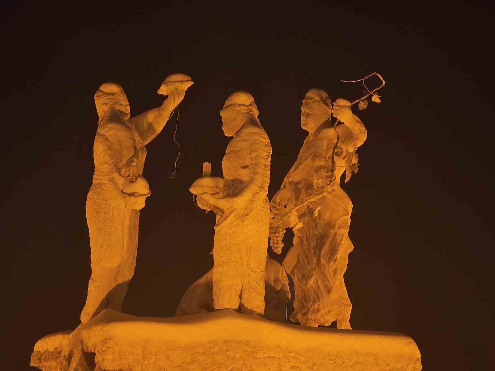 Elazığ Çaydaçıra Kavşağı’nda kar manzarası
