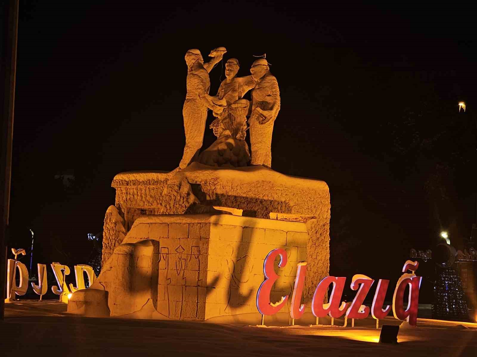 Elazığ Çaydaçıra Kavşağı’nda kar manzarası
