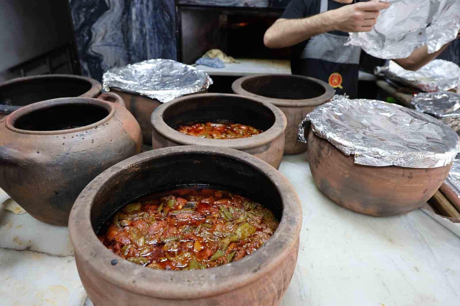 Elazığ fırınlarında Ramazan yoğunluğu beş katına çıktı
