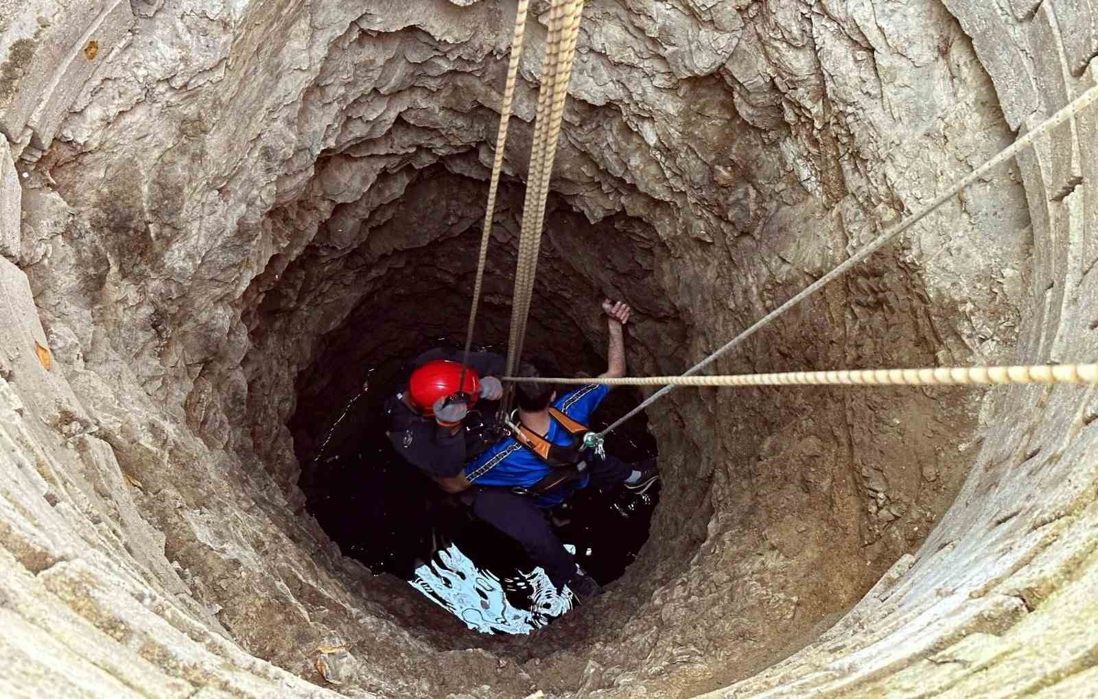 Elazığ itfaiyesi bir yılda, 2 bin 909 olaya müdahale etti
Elazığ itfaiyesi bir yılda, 2 bin 909 olaya müdahale etti