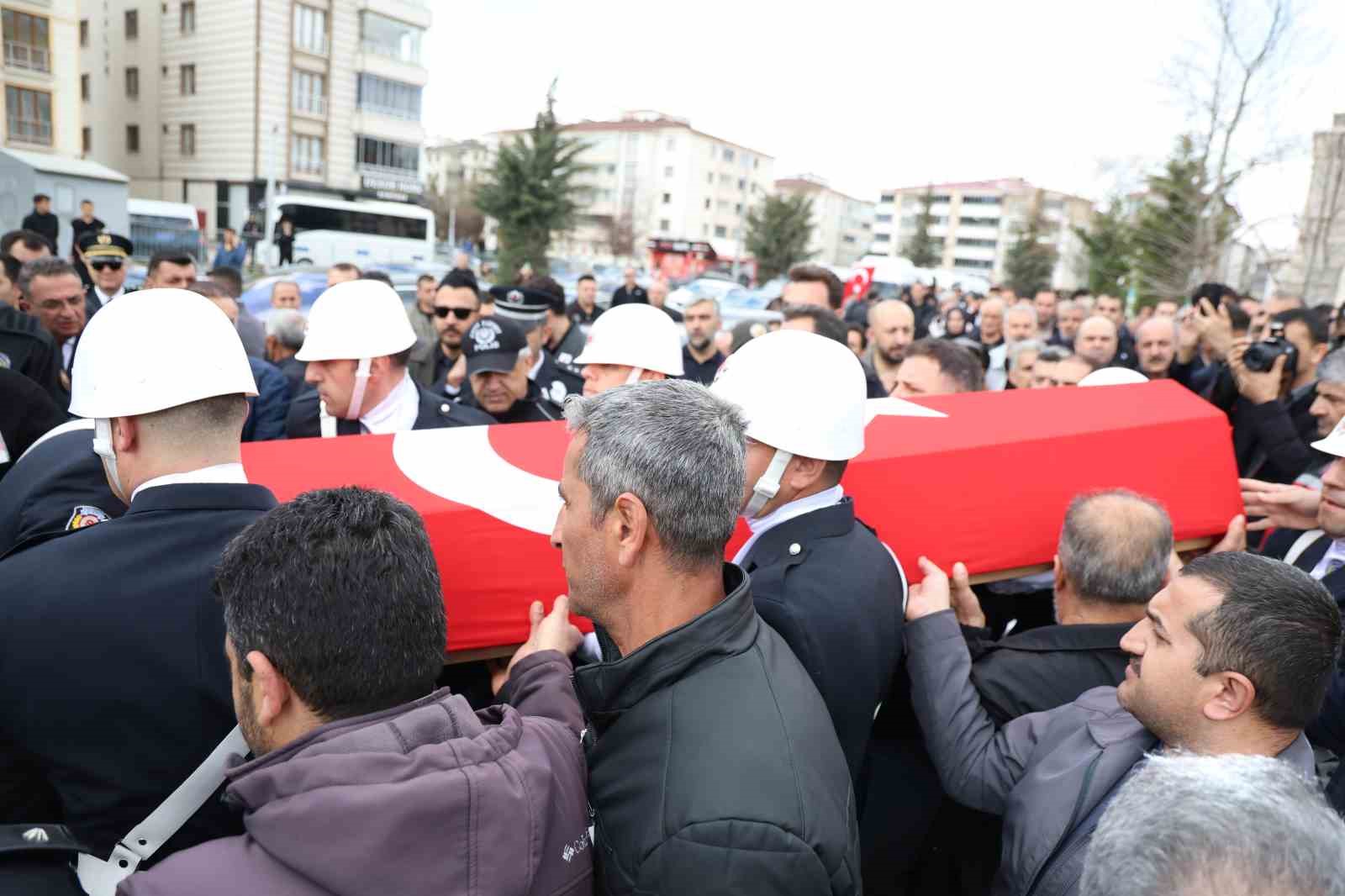 Elazığ şehidini son yolculuğuna uğurladı
