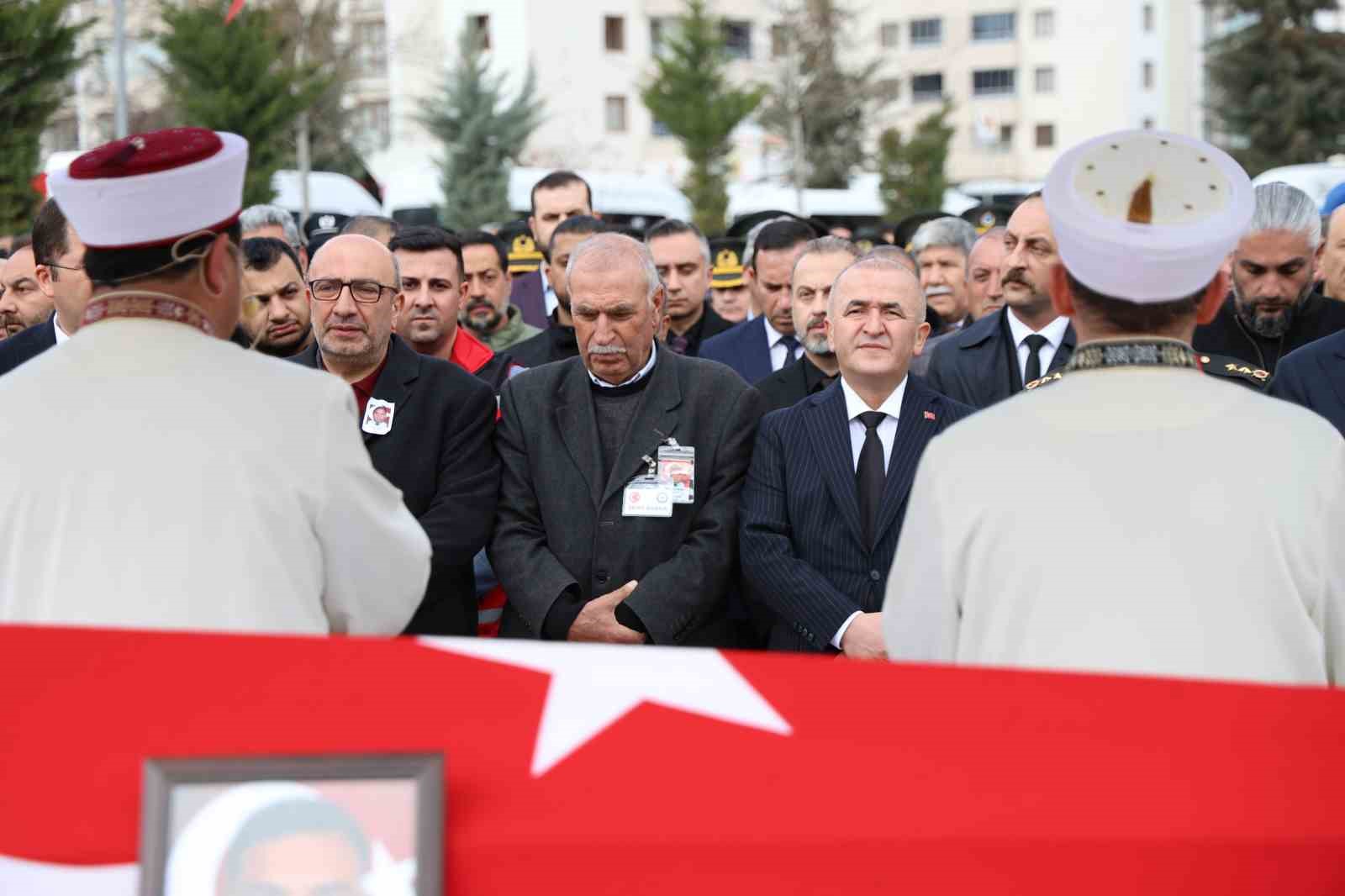Elazığ şehidini son yolculuğuna uğurladı
