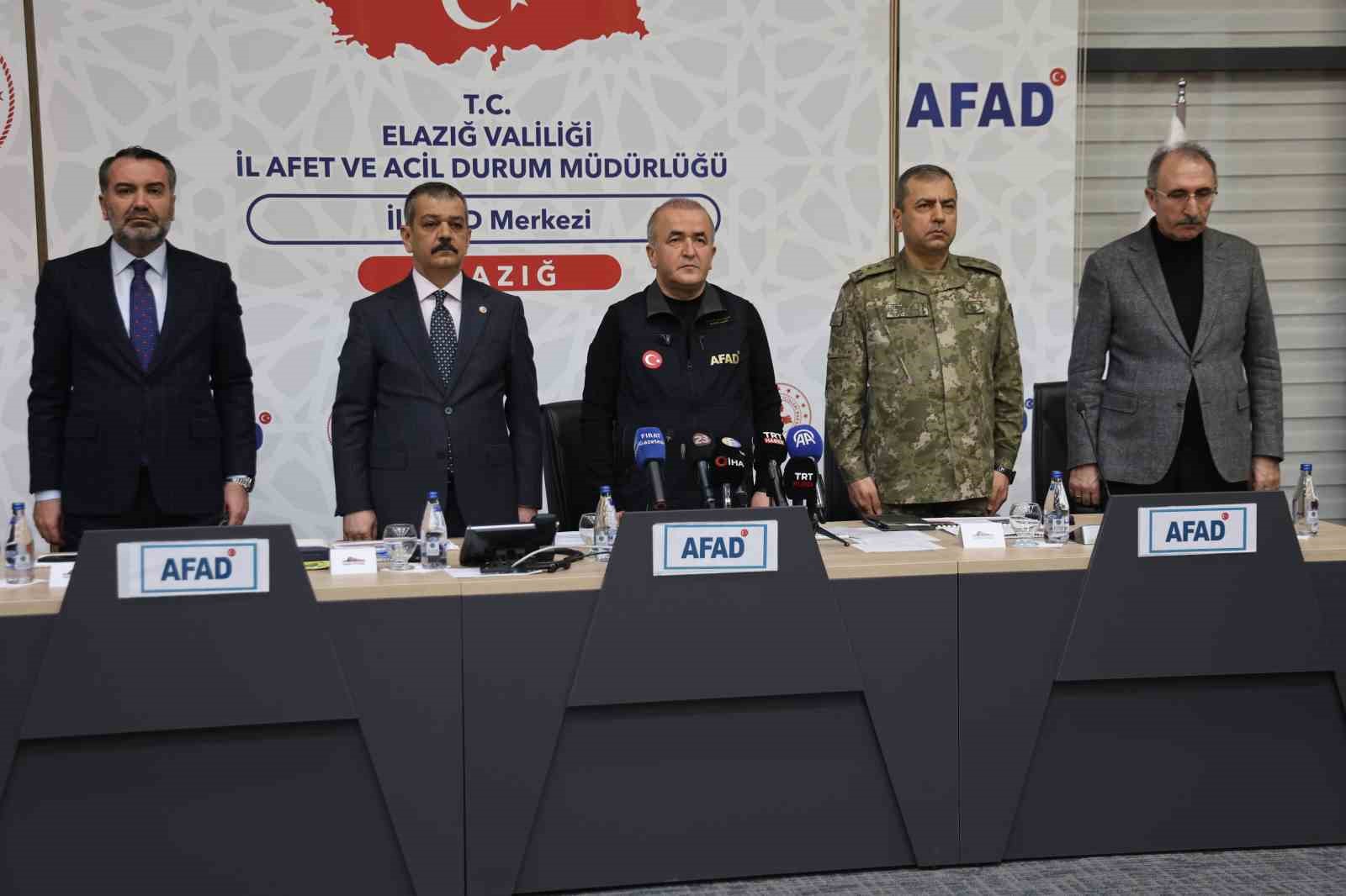 Elazığ Valisi Hatipoğlu: "Acının büyüklüğü karşısında dayanışmamız daha da büyüdü"
